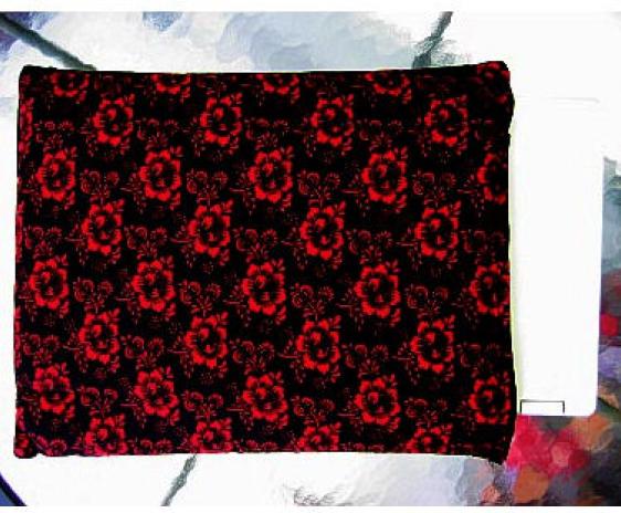 Photo of finished laptop sleeve.